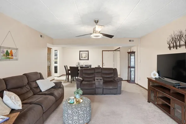 $179,900 | 8831 Harrison Avenue, Unit 202, Munster, IN 46321