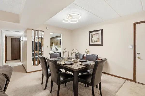 $179,900 | 8831 Harrison Avenue, Unit 202, Munster, IN 46321