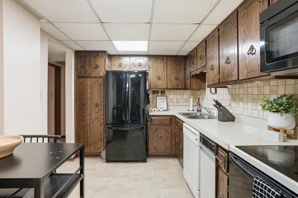 $179,900 | 8831 Harrison Avenue, Unit 202, Munster, IN 46321