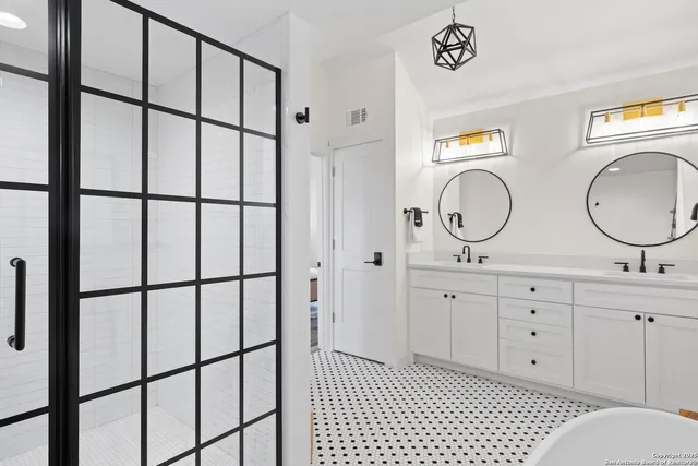 $849,000 | 328 West Morse Street, Fredericksburg, TX 78624