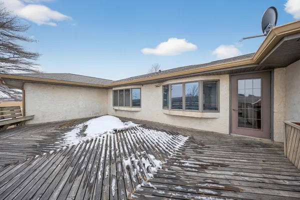 $574,900 | 1600 County Road 8 Southwest, Stewartville, MN 55976