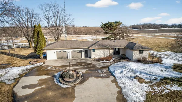 $574,900 | 1600 County Road 8 Southwest, Stewartville, MN 55976