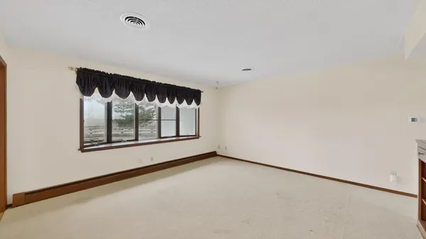 $574,900 | 1600 County Road 8 Southwest, Stewartville, MN 55976