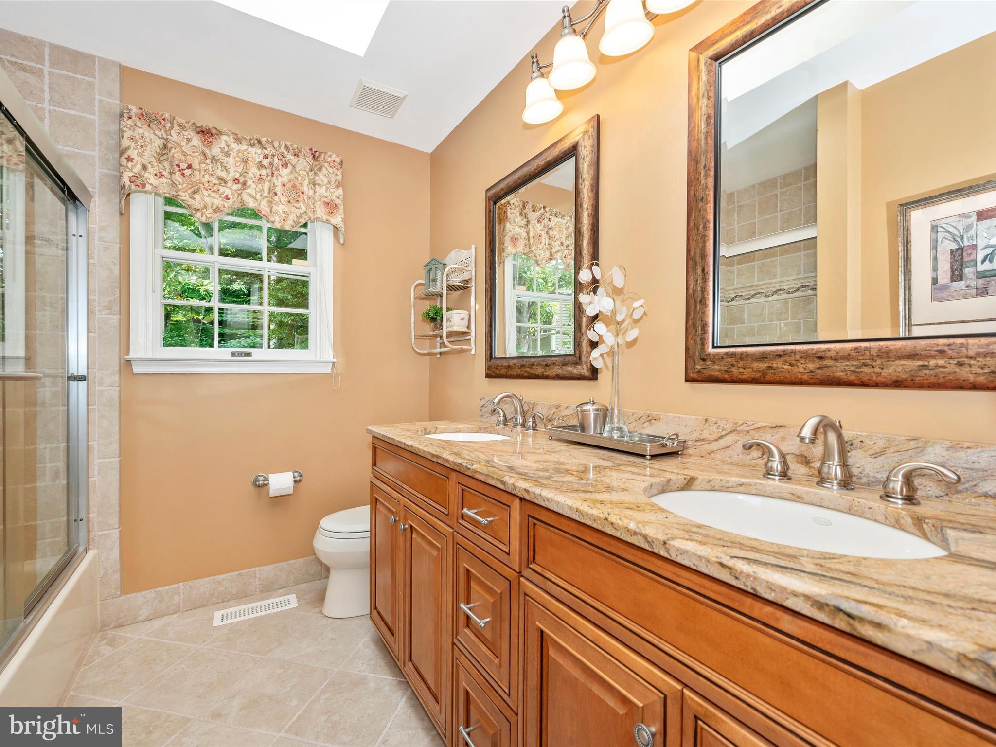 2301 Fort William Drive Olney, MD 20832 - Photo 34 of 96 Bathroom