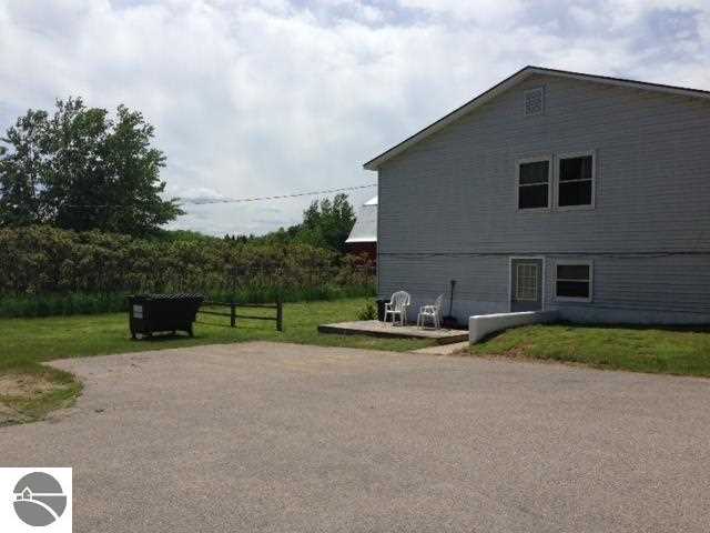 6281 Boone Road Traverse City, MI 49685 - Photo 27 of 31 1744787-26.JPG