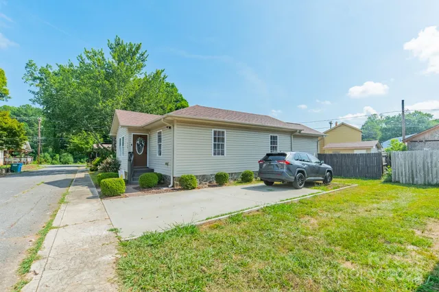 $289,000 | 448 17th Street, Cramerton, NC 28032