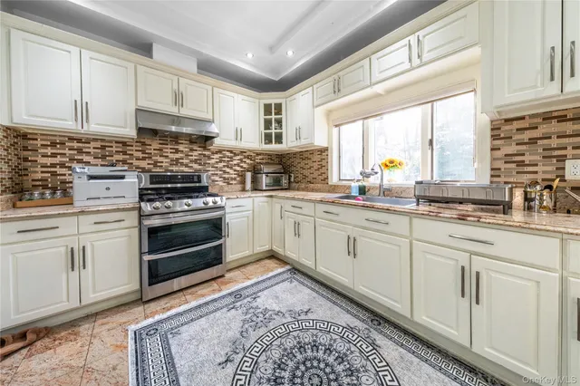 $1,590,000 | 166-02 76th Avenue | Hillcrest