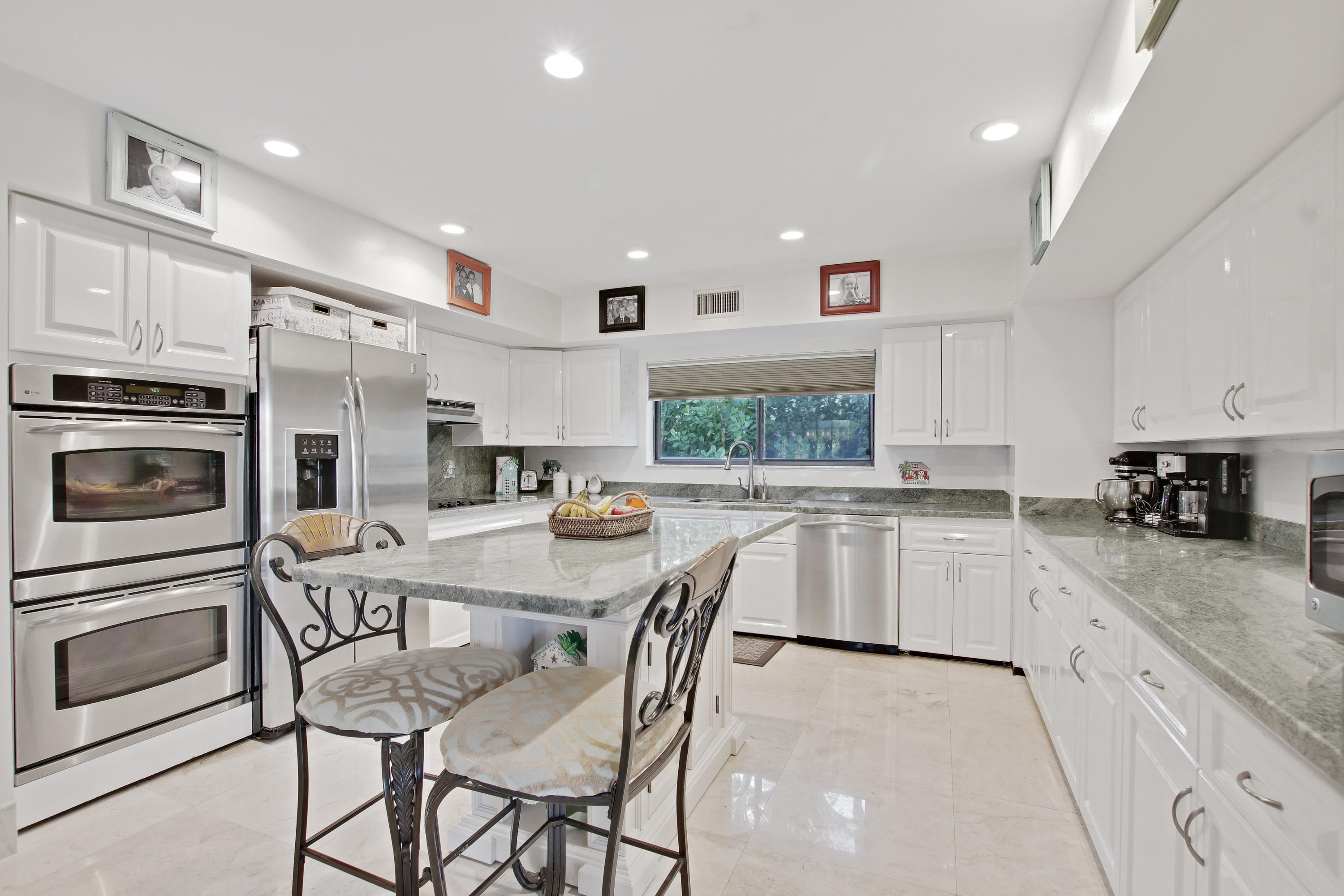 581 Southwest 15th Street Boca Raton, FL 33432 - Photo 10 of 59 30__581_sw_15th_st_boca_photo_by_Supreme