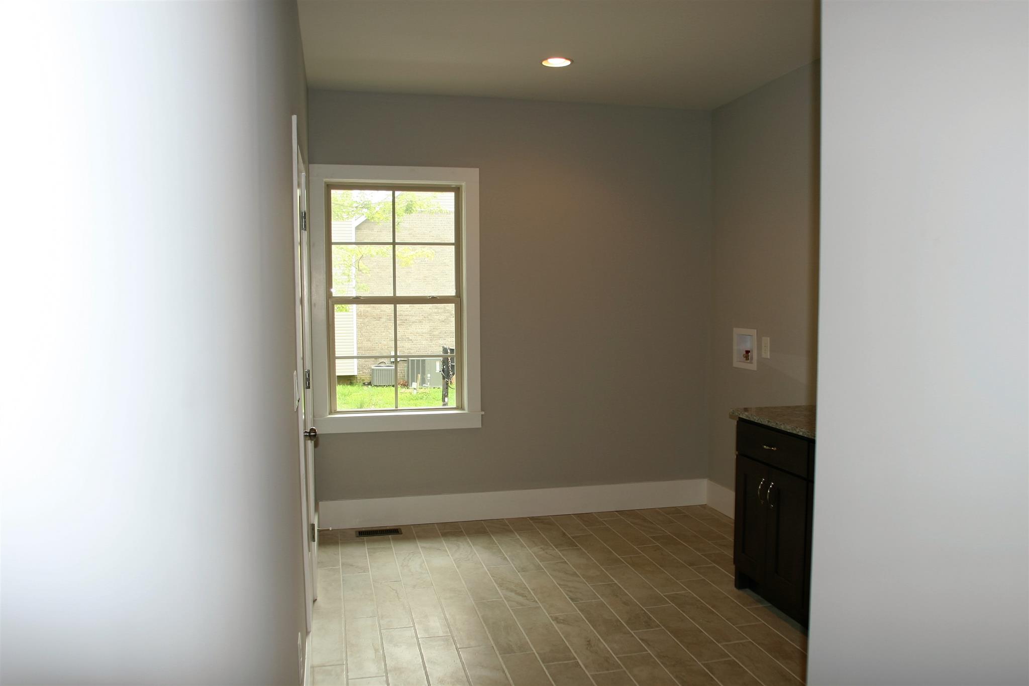 8191 Bethlehem Road Springfield, TN 37172 - Photo 12 of 25 Large Laundry Room