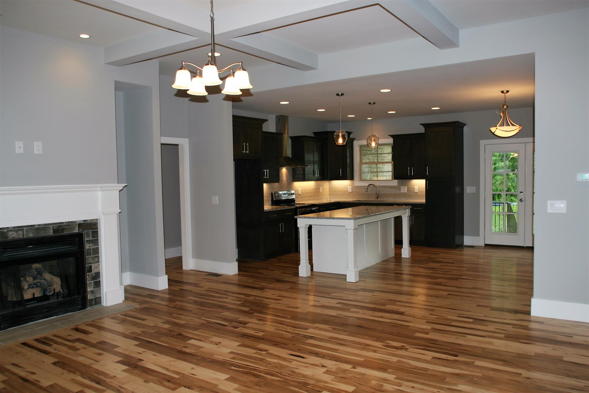 8191 Bethlehem Road Springfield, TN 37172 - Photo 18 of 25 Living Room into Kitchen