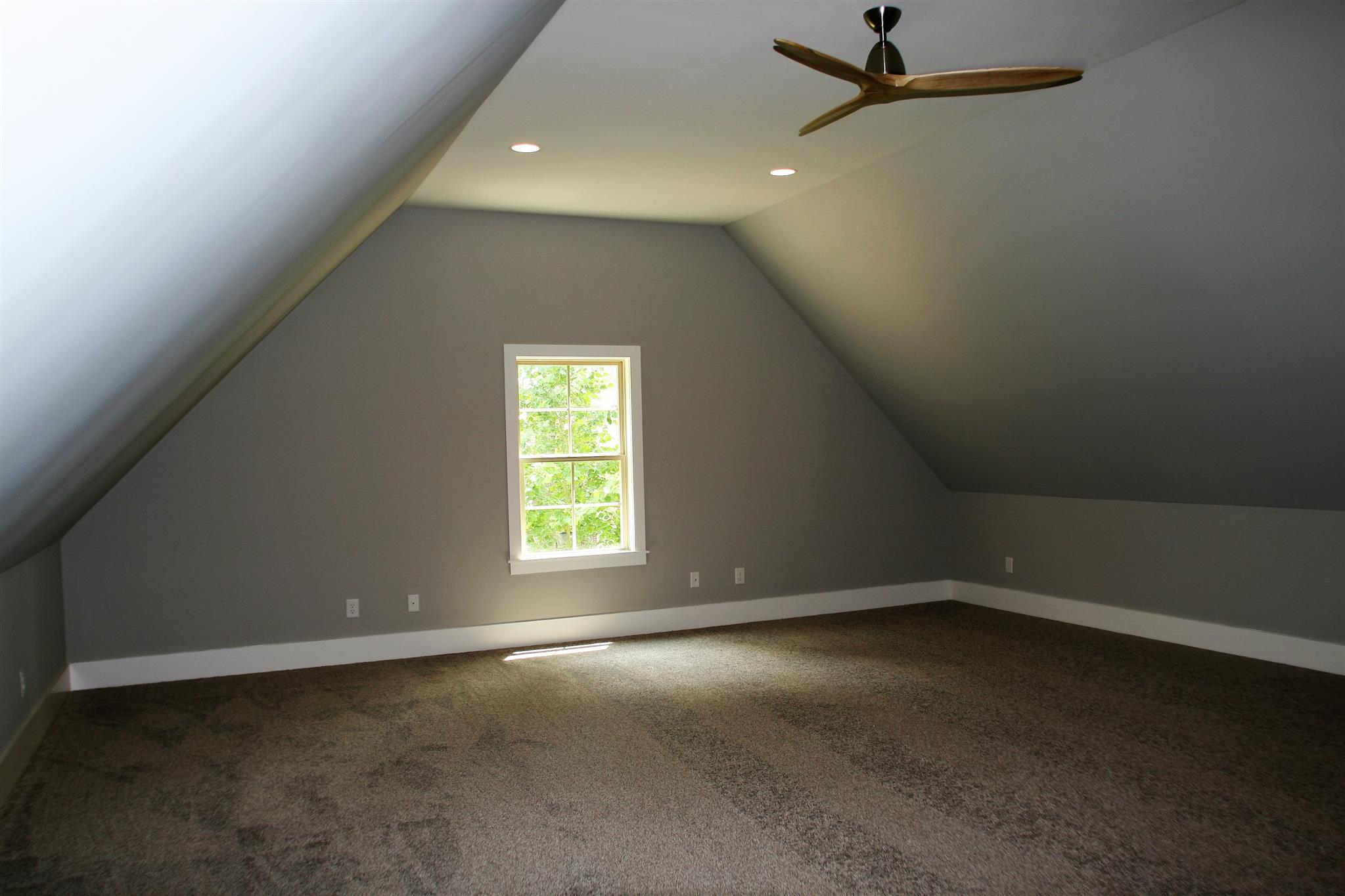 8191 Bethlehem Road Springfield, TN 37172 - Photo 5 of 25 Huge Bonus Room