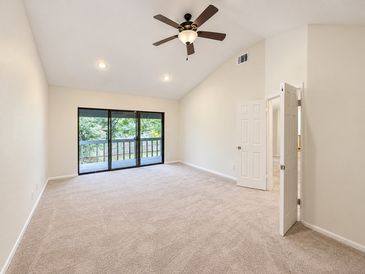 530 Enchanted Lane Spring, TX 77388 - Photo 8 of 18 Gallery Image 8