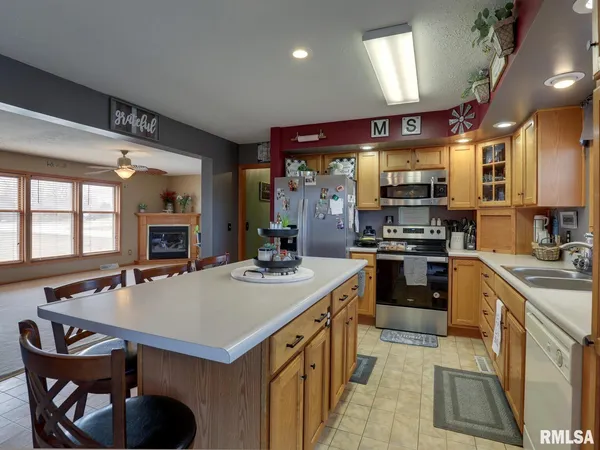 $599,000 | 2129 County Road 1210 North, Camp Point, IL 62320