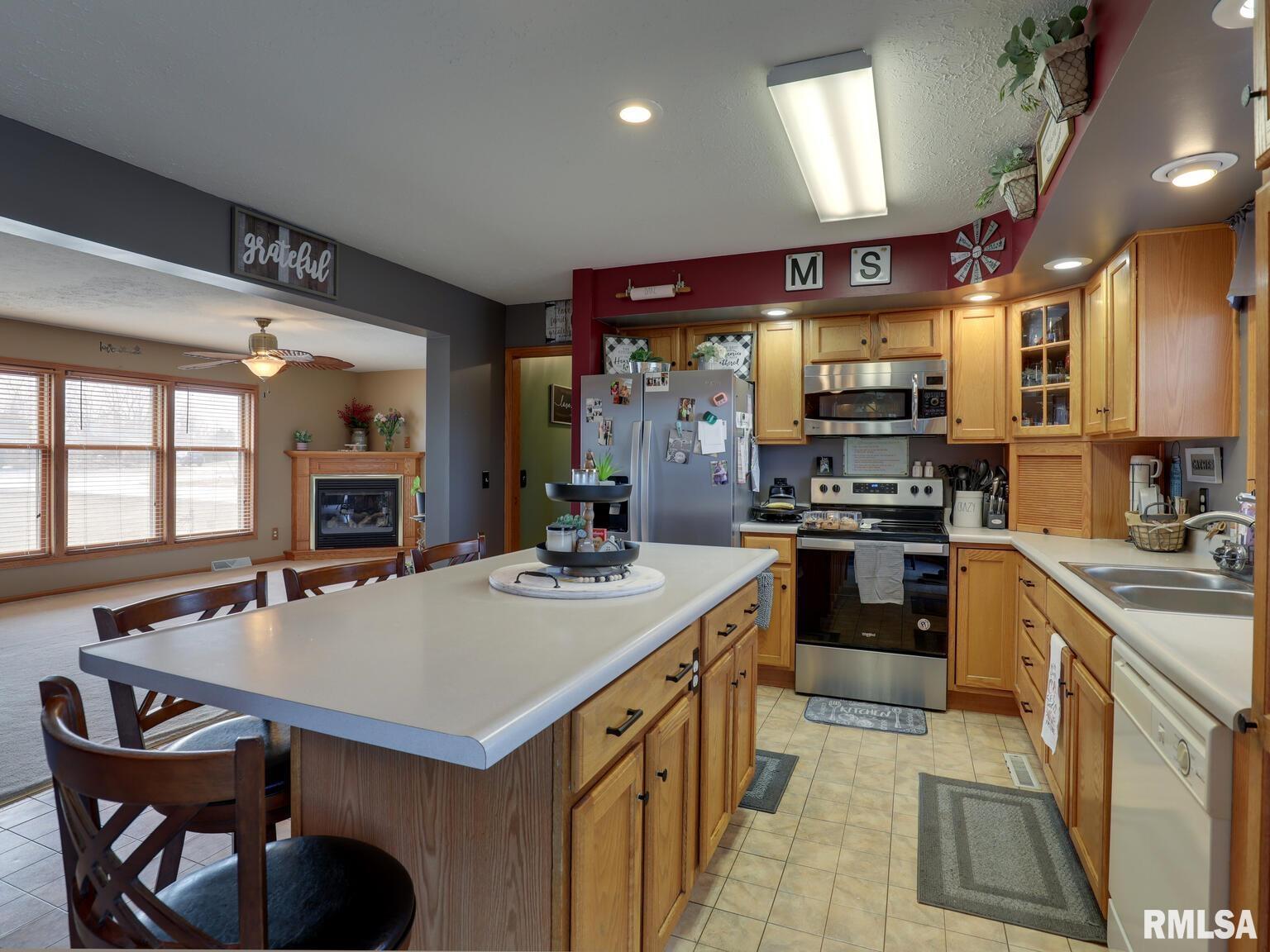 2129 County Road 1210 North Camp Point, IL 62320 - Photo 13 of 51