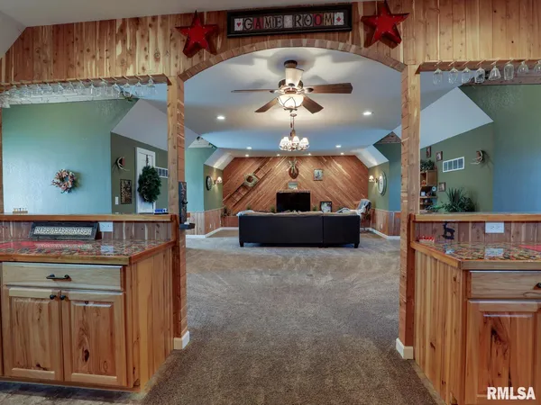 $599,000 | 2129 County Road 1210 North, Camp Point, IL 62320