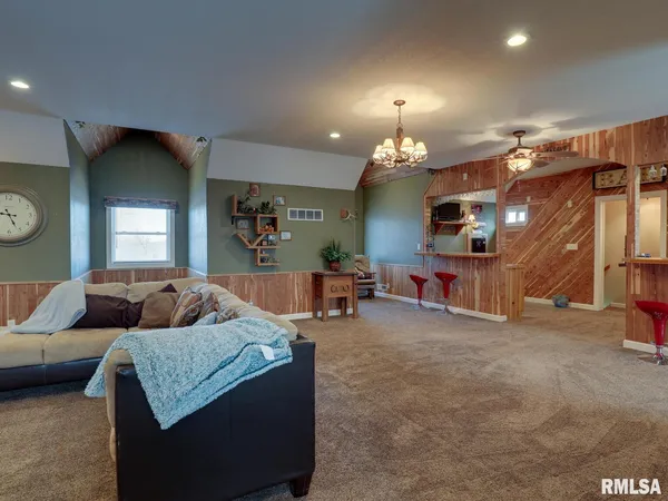 $599,000 | 2129 County Road 1210 North, Camp Point, IL 62320