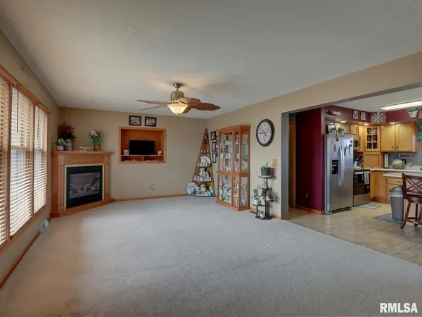 $599,000 | 2129 County Road 1210 North, Camp Point, IL 62320