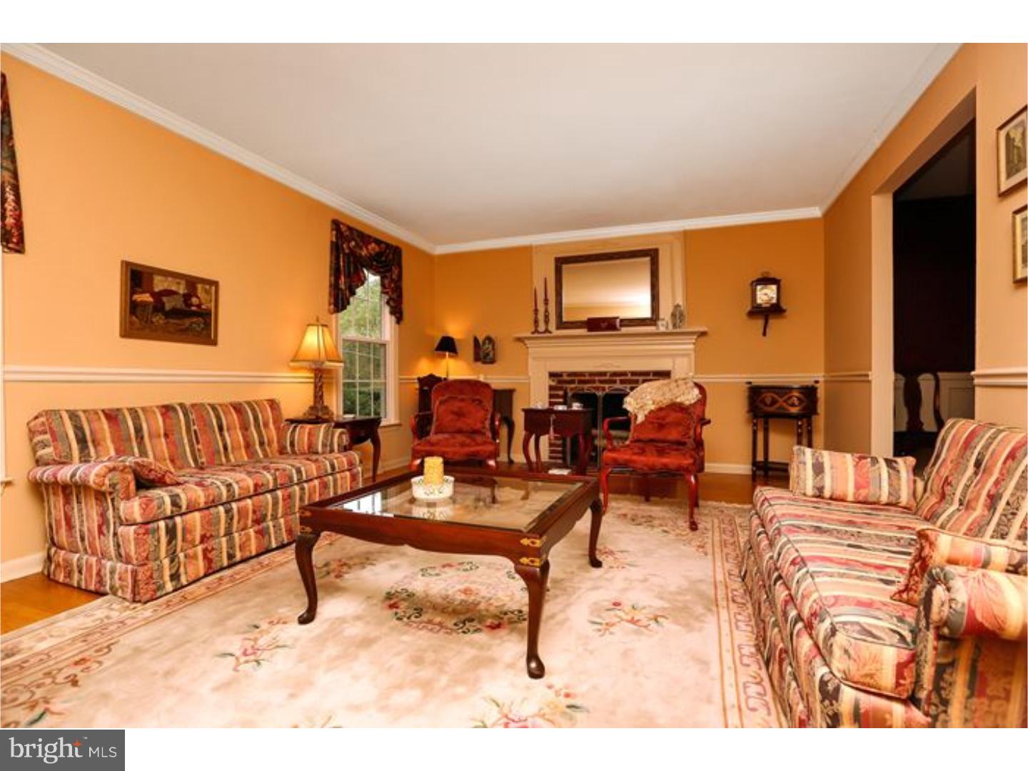 1660 Jarrettown Road Dresher, PA 19025 - Photo 5 of 25 Living Room