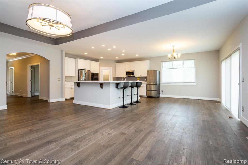 1013 Birkshire Ridge Rochester Hills, MI 48307 - Photo 8 of 47
