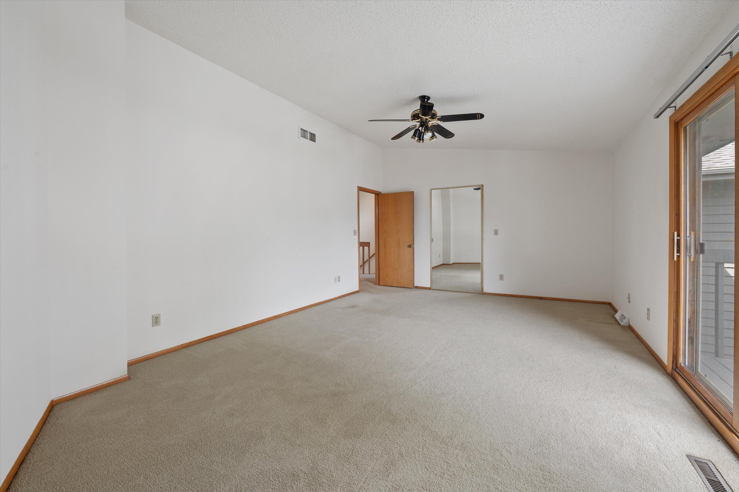 15661 West Ridge Road New Berlin, WI 53151 - Photo 15 of 32 22-DSC1228