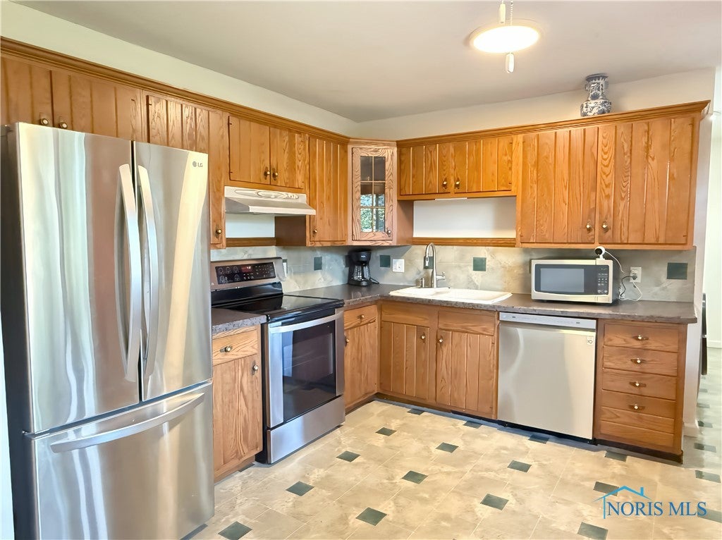 342 Cheswick Road Holland, OH 43528 - Photo 2 of 23 Gallery Image 2