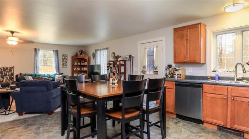 441 Sixth Range Road Pembroke, NH 03275 - Photo 8 of 32