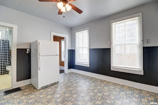 $89,900 | 1913 Pershing Boulevard, Clinton, IA 52732