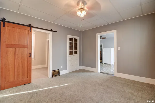 $89,900 | 1913 Pershing Boulevard, Clinton, IA 52732