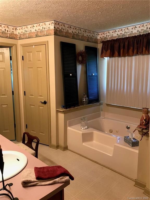 416 Mock Mill Road Statesville, NC 28677 - Photo 10 of 20 Gallery Image 10