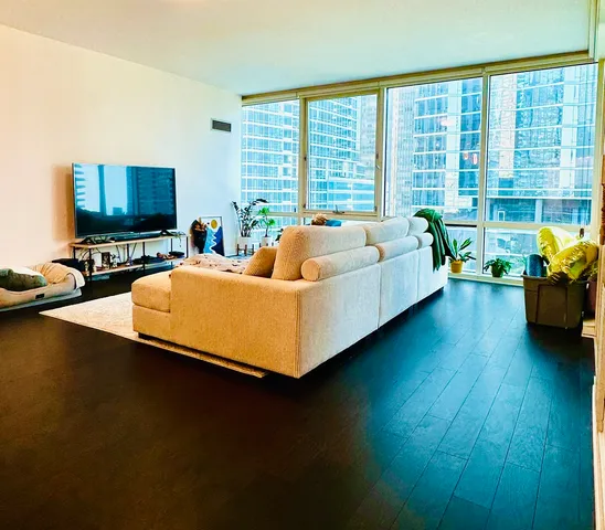 $579,000 | 505 North McClurg Court, Unit 1101, Chicago, IL 60611