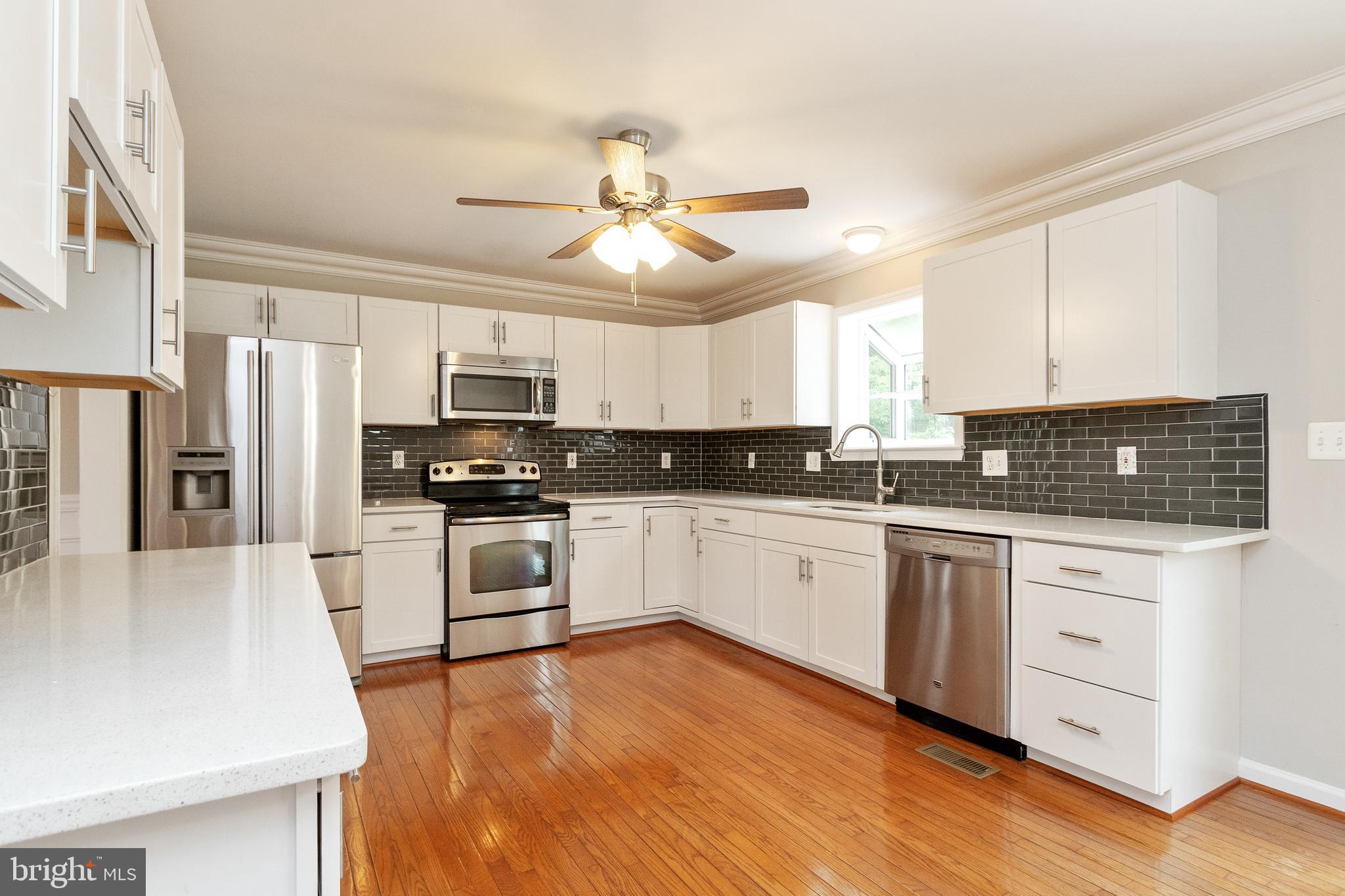 19227 Fuller Heights Road Triangle, VA 22172 - Photo 9 of 53 Upgraded Renovated Kitchen