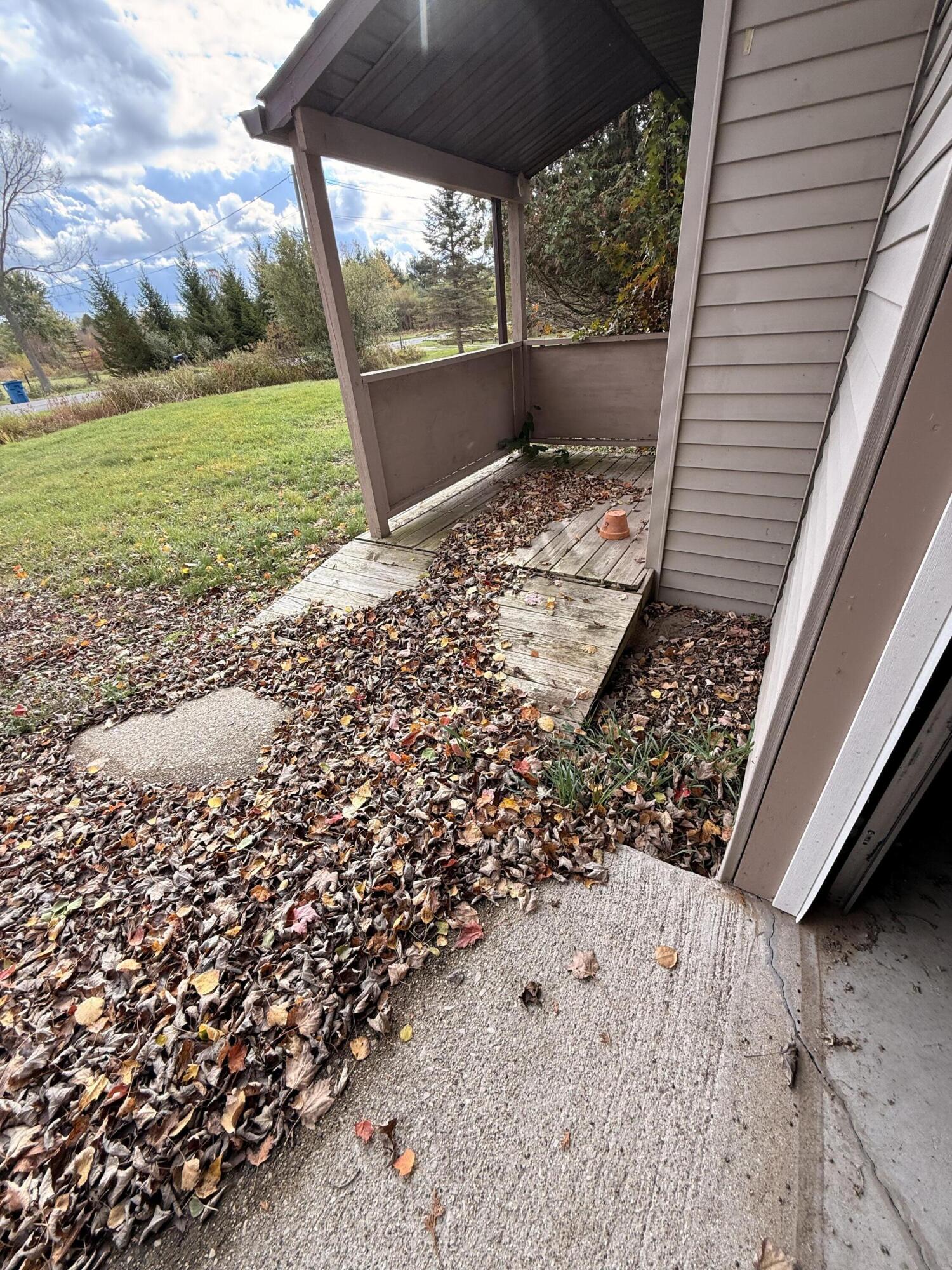 543 North Dennis Road Ludington, MI 49431 - Photo 12 of 16 IMG_0933