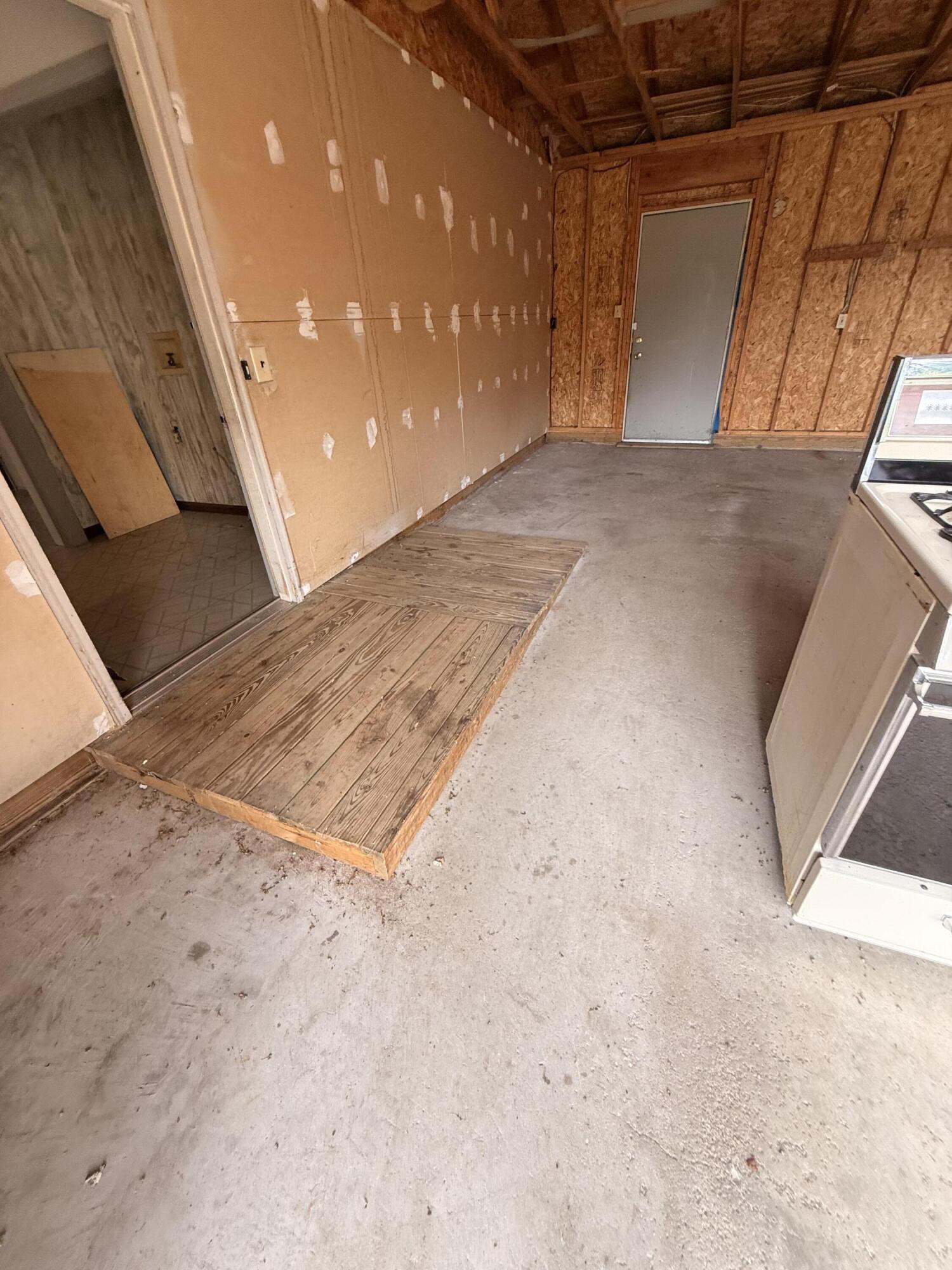 543 North Dennis Road Ludington, MI 49431 - Photo 13 of 16 IMG_0934