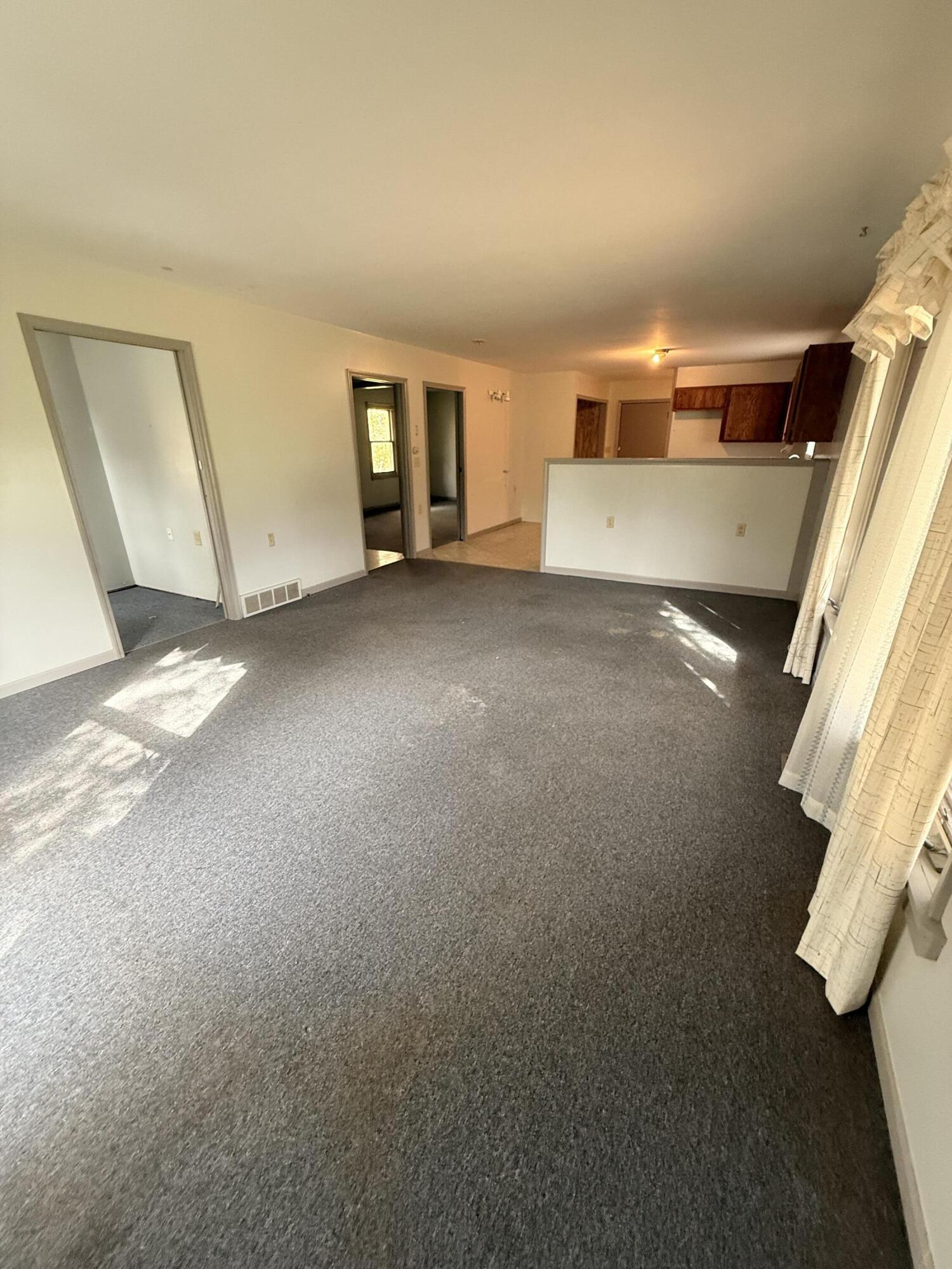 543 North Dennis Road Ludington, MI 49431 - Photo 6 of 16 IMG_0927