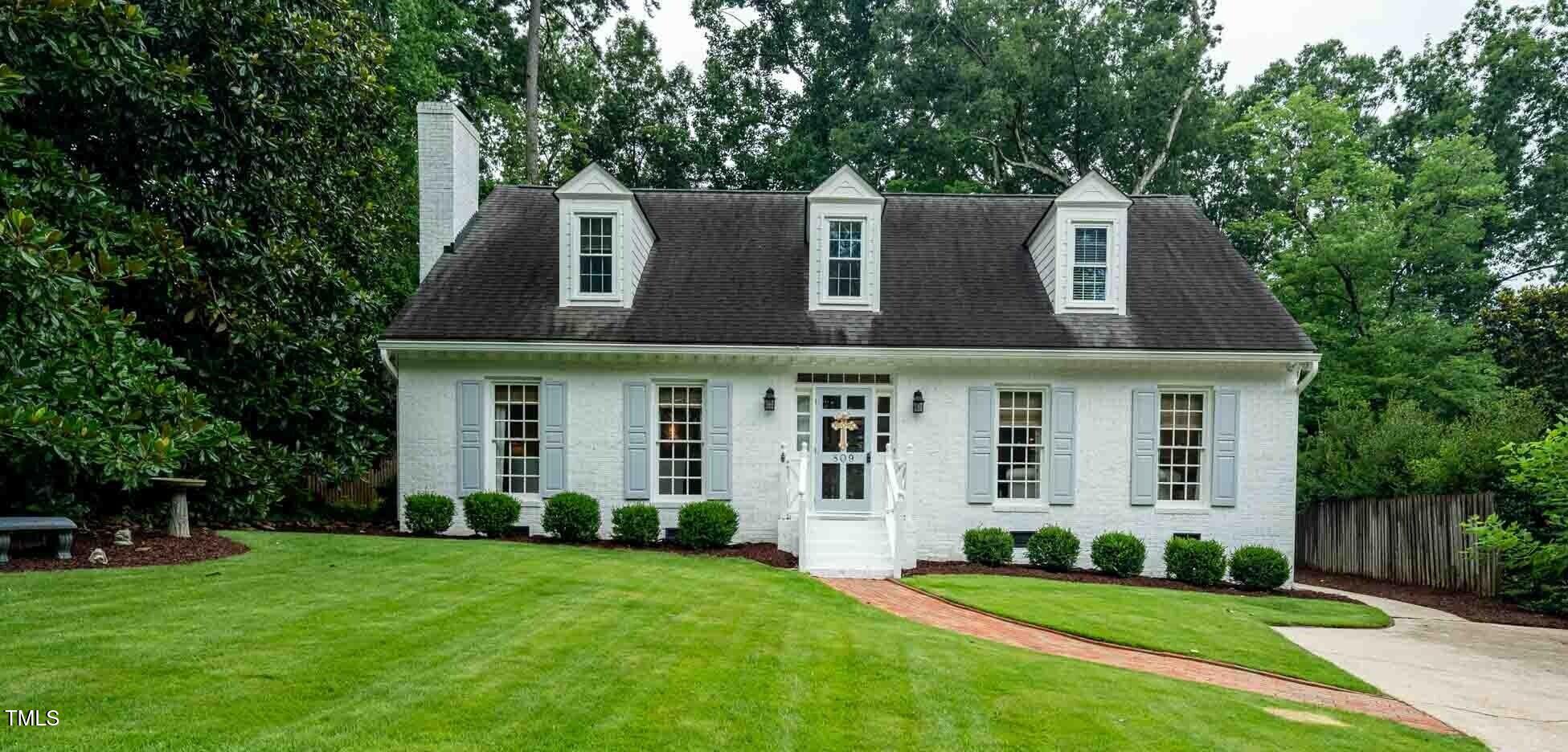 809 Blenheim Drive Raleigh, NC 27612 - Photo 1 of 37 exterior front close