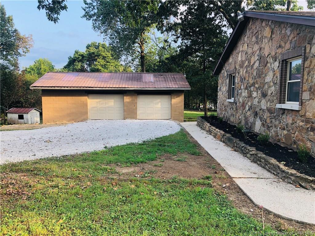 375 Wiseman Road Southwest Corydon, IN 47112 - Photo 3 of 19