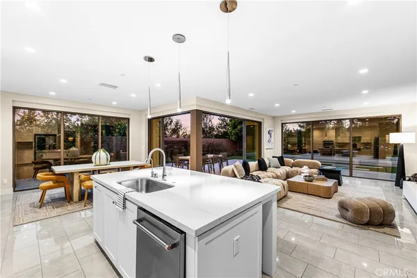 $2,900,000 | 121 Oceano, Irvine, CA 92602