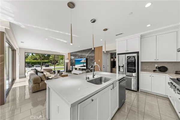 $2,900,000 | 121 Oceano, Irvine, CA 92602
