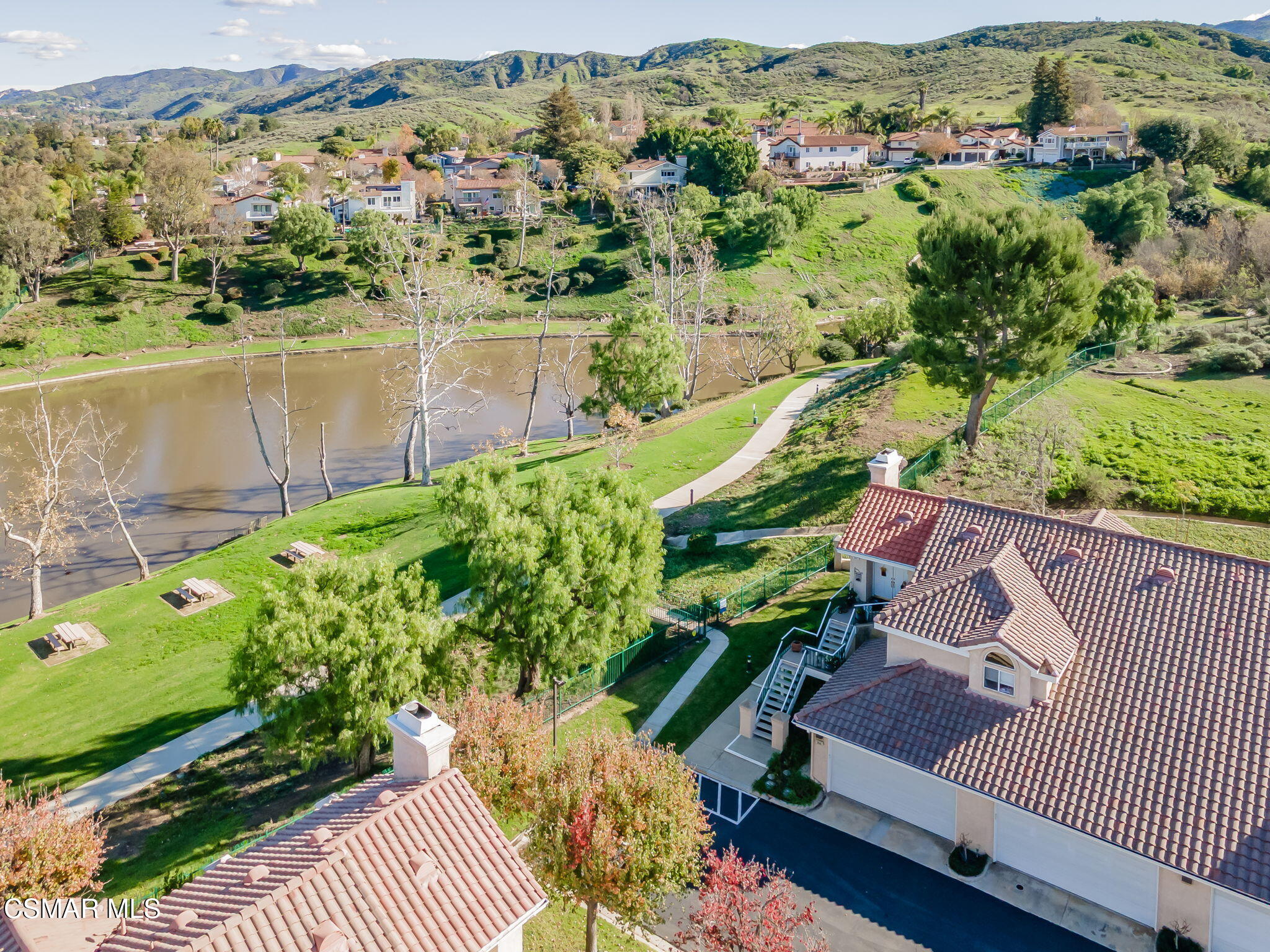 264 Ridgeton Lane, Unit D Simi Valley, CA 93065 - Photo 5 of 33 60-web-or-mls-DJI_0703