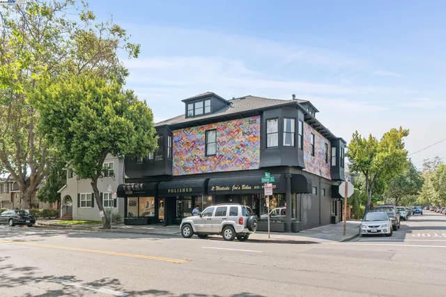 a car parked in front of a building