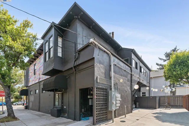 a close view of light fixtures