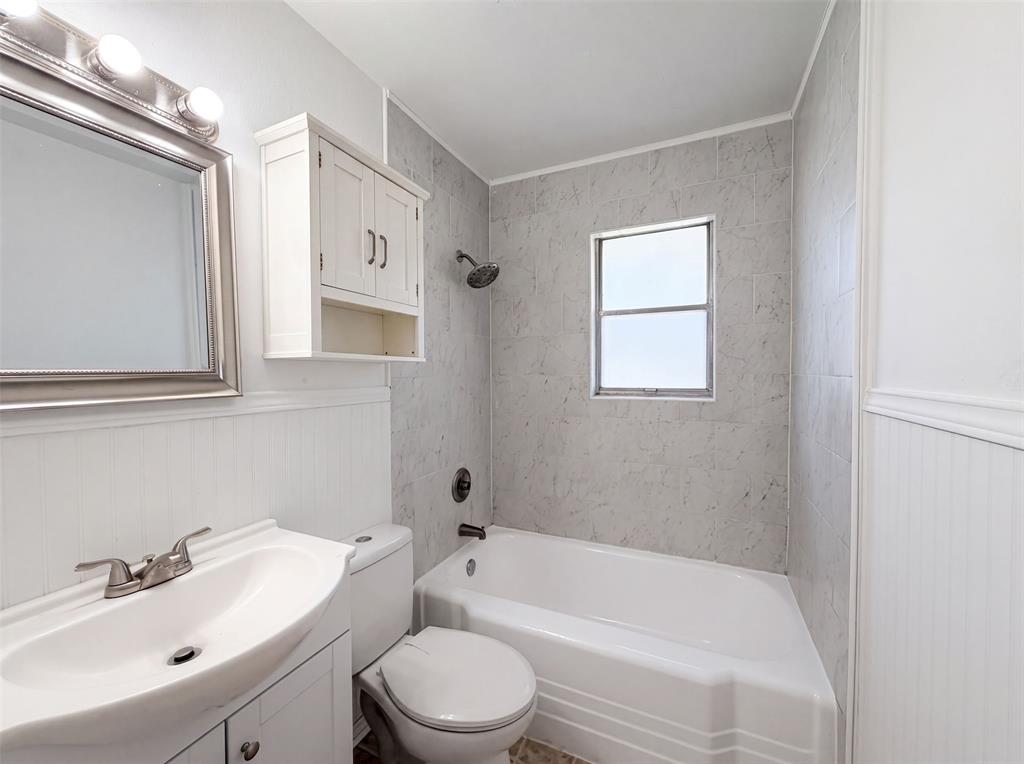 1213 South Ridgeway Drive Cleburne, TX 76033 - Photo 8 of 15 Gallery Image 8