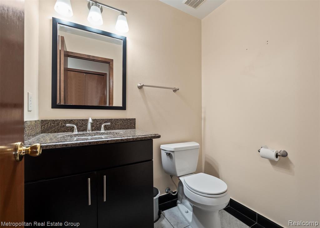 28315 Gold Chesterfield, MI 48047 - Photo 17 of 39