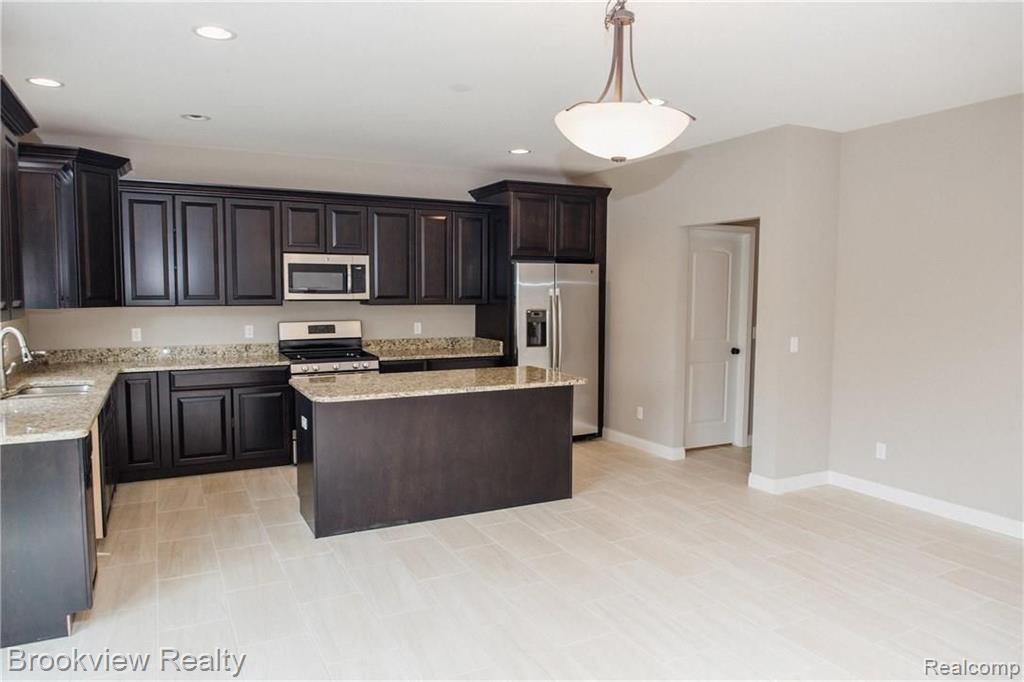 2788 Hartline Drive Rochester Hills, MI 48309 - Photo 9 of 20