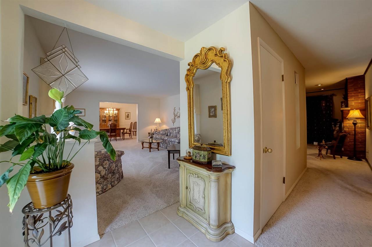 30 Horseshoe Drive Springfield, IL 62702 - Photo 3 of 36 Gallery Image 3