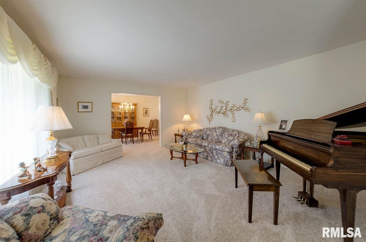 30 Horseshoe Drive Springfield, IL 62702 - Photo 4 of 36 Gallery Image 4