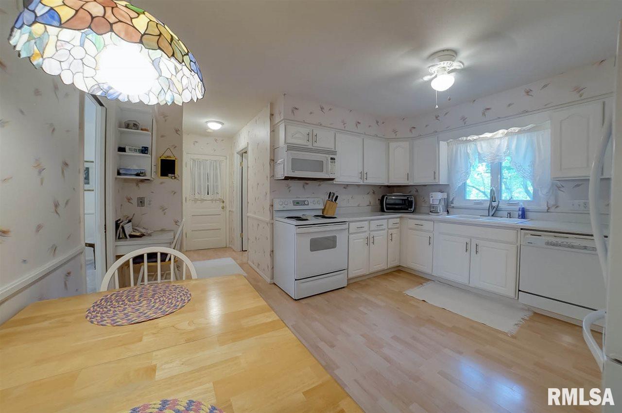 30 Horseshoe Drive Springfield, IL 62702 - Photo 9 of 36 Gallery Image 9