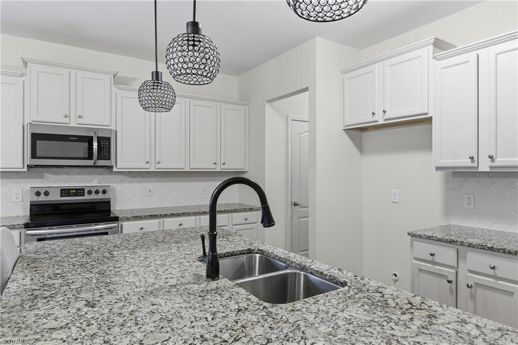 4534 Jasper Ridge Drive Clemmons, NC 27012 - Photo 16 of 48