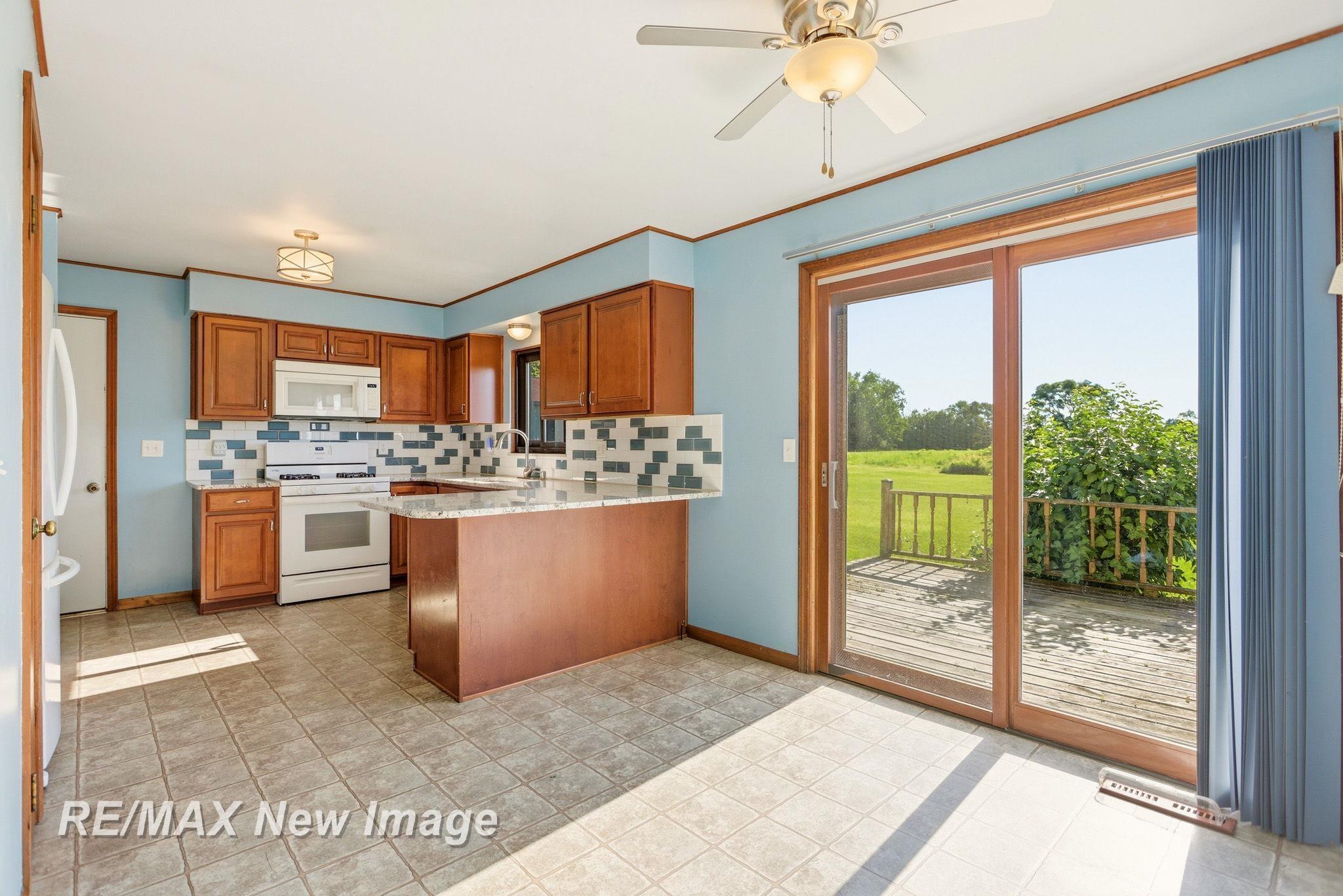 577 South Lincoln Road Bay City, MI 48708 - Photo 11 of 46