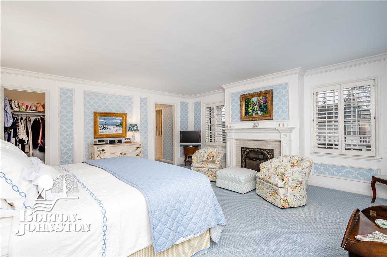 27 Beacon Hill Road Grosse Pointe, MI 48236 - Photo 28 of 51 Master BR w/4 closets